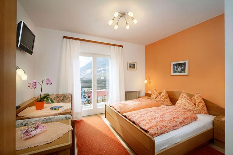 Orange double room with south balcony